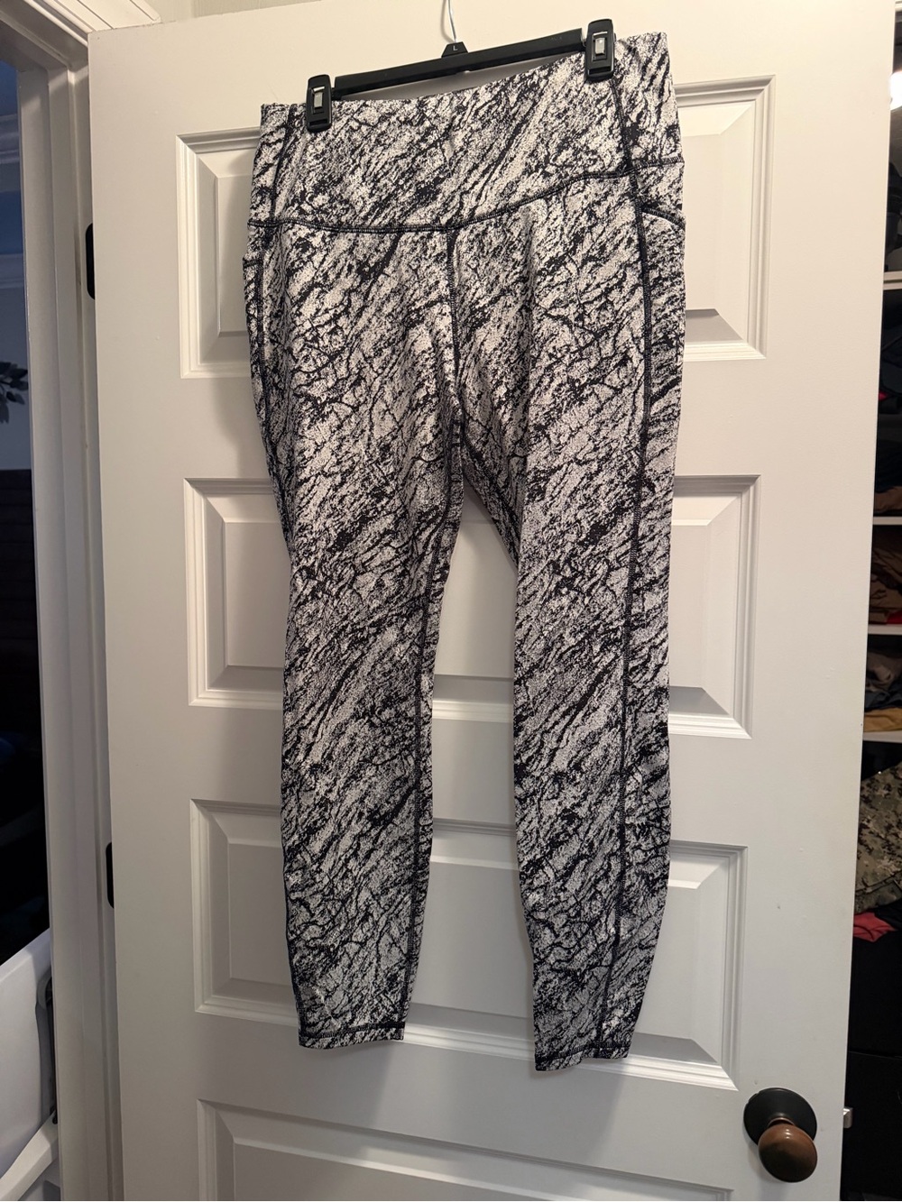 all in motion Black & White Marble-Print High-Waist Leggings
